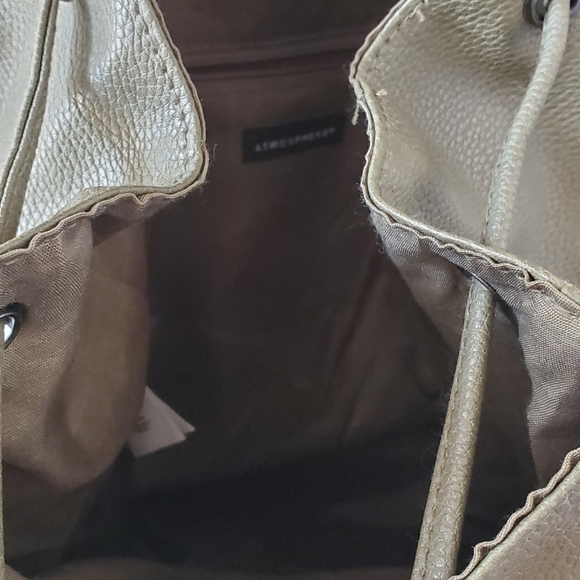 Atmosphere Vegan leather Backpack - Khaki colour with trendy traps contrast - Picture 8 of 13